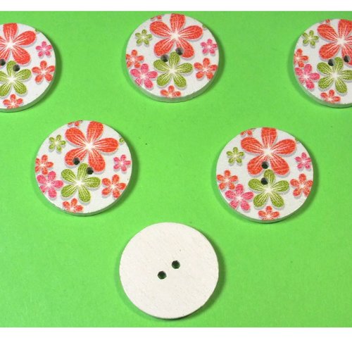 Lot 6 boutons bois : rond motif fleur 20mm (03)