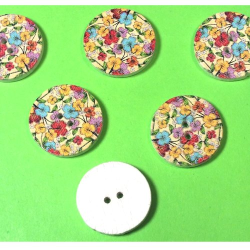 Lot 6 boutons bois : rond motif fleur 20mm (05)