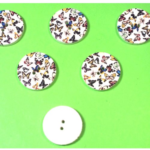 Lot 6 boutons bois : rond motif papillon 20mm (01)