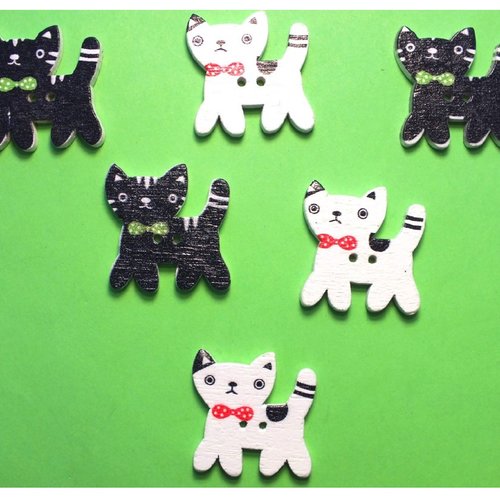 Lot 6 boutons bois : chat 24*15mm (01)