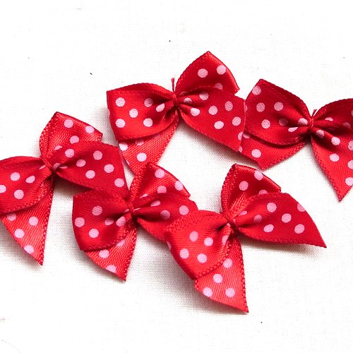 Lot 6 appliques tissus satin : noeud papillon rouge pois blanc 30*25mm (15)