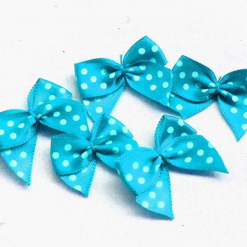 Lot 6 appliques tissus satin : noeud papillon bleu pois blanc 30*25mm (15)