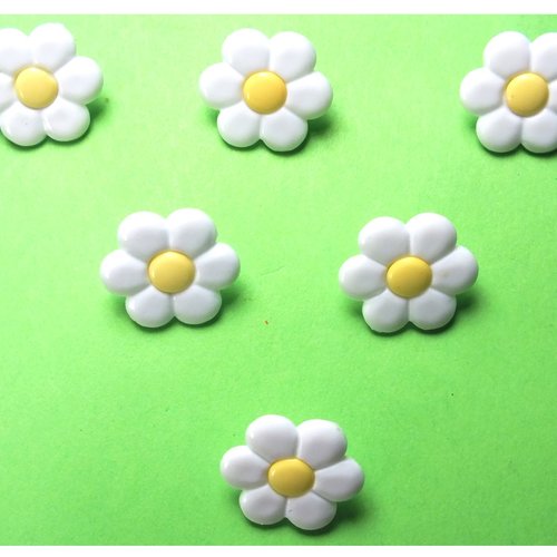 Lot 6 boutons acryliques : fleur blanche/jaune 14mm