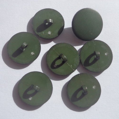 Boutons à queue kaki