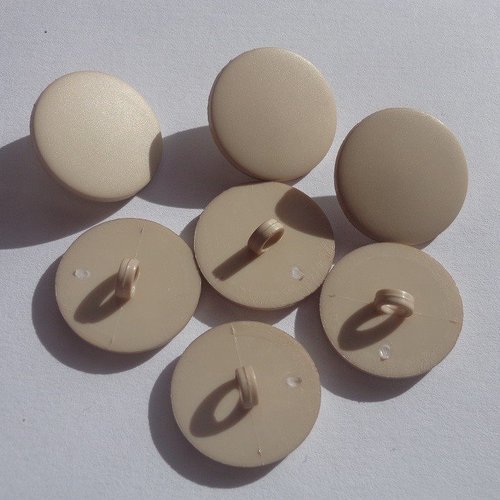 Boutons à queue beige