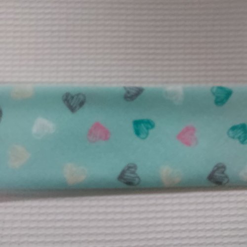 Biais fantaisie  coeur  3 cm  vendu   en 1 lot de 8,97m