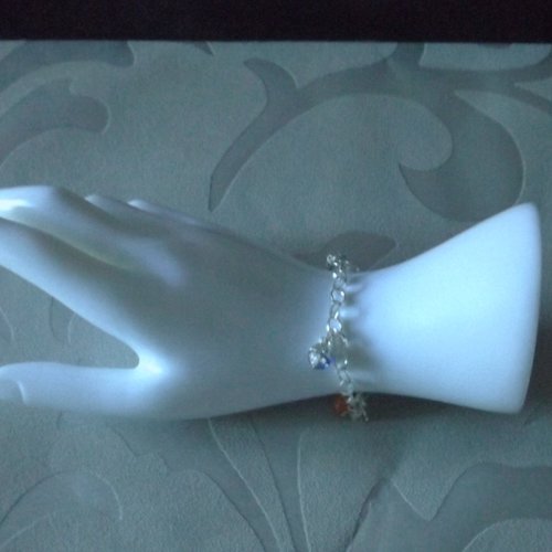 Bracelet en chaîne avec de jolies breloques
