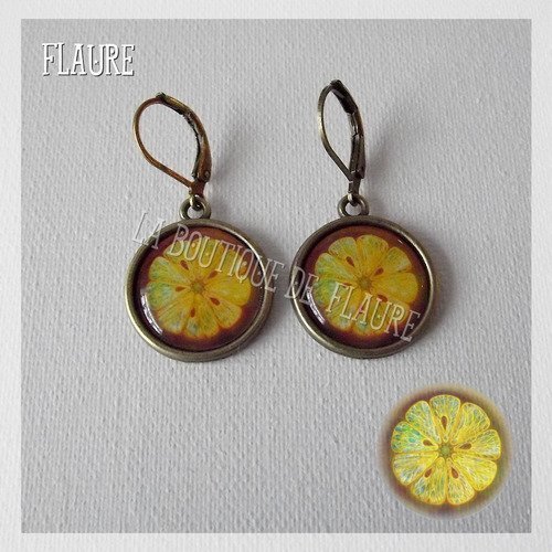Boucles d'oreille cabochons en résine "citron" 