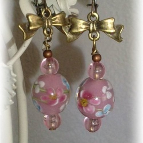 Boucles d'oreilles perles de verre fleuries