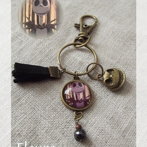 Porte clef bijoux bronze et cabochon "mr jack" 