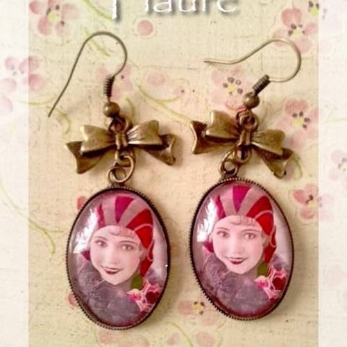 Boucles d'oreille cabochon " femme 1930"