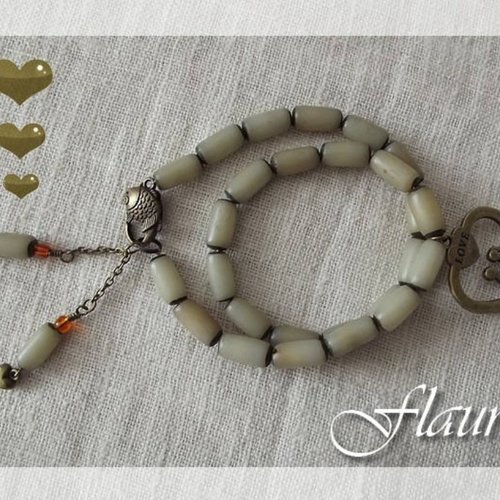 Bracelet en graines de palmier crème "love"
