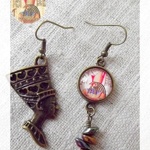 Boucles d'oreille en bronze cabochon egypte