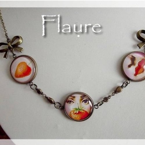 Collier triple cabochons "croquer la fraise"