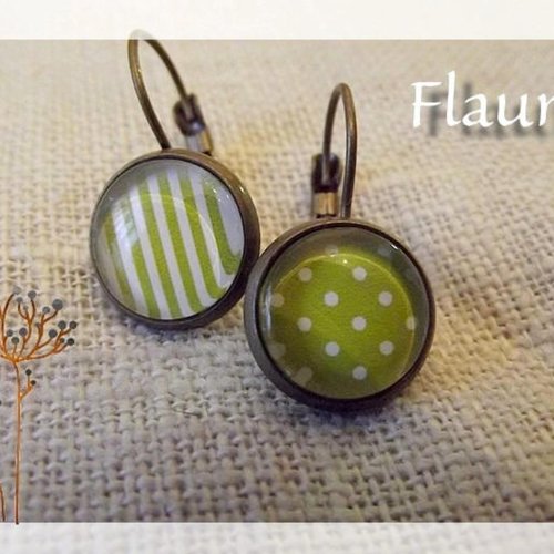 Boucles d'oreille dormeuses cabochons "anis"