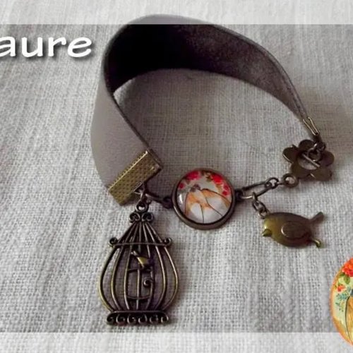 Bracelet en cuir taupe et cabochon " un vol d'hirondelle"