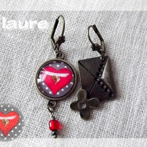 Boucles d'oreille en bronze et cabochon "lettre d'amour"