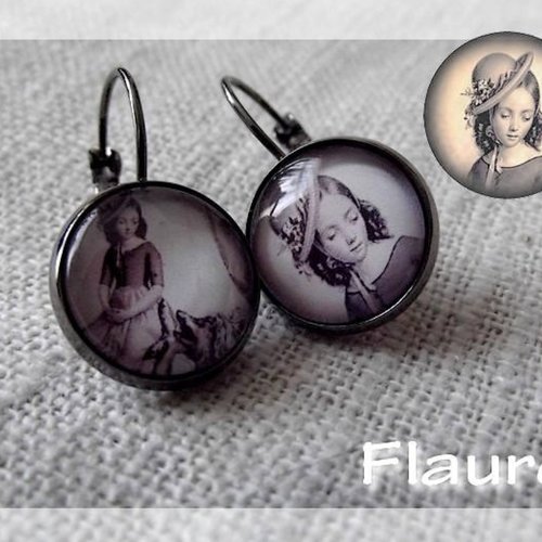Boucles d'oreille dormeuses "le chaperon rouge"