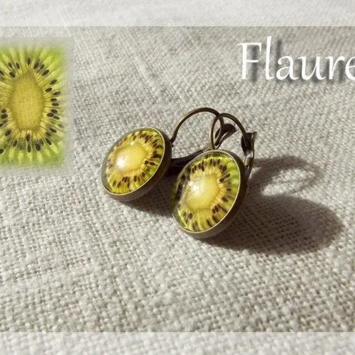 Boucles d'oreille cabochons dormeuses "kiwi"