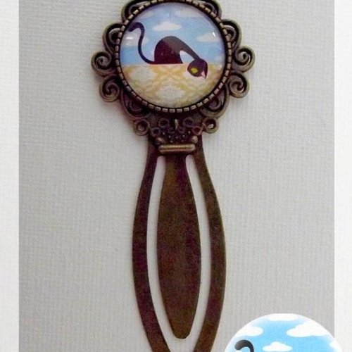 Marque page cabochon en bronze "le chat autruche"