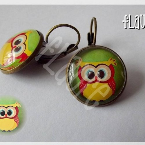 Boucles d'oreille dormeuses "chouettes vertes"