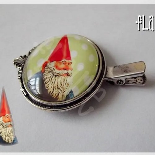 Broche pince cabochon "nain de jardin"