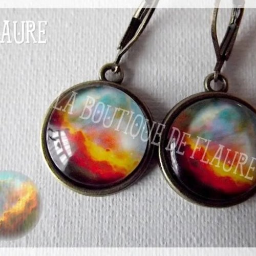 Boucles d'oreille cabochons en verre ''galaxie''