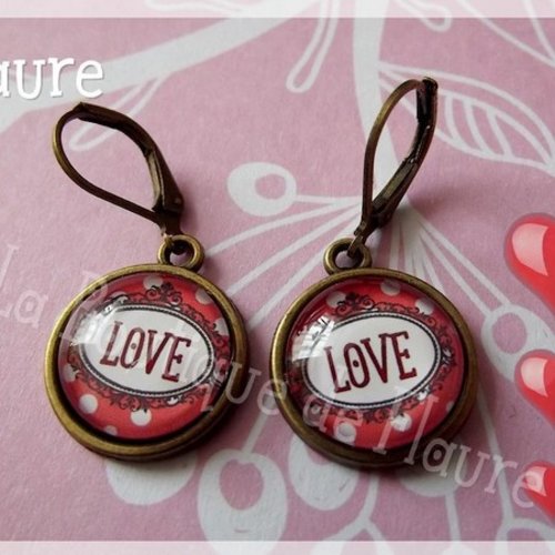 Boucles d'oreille cabochons "love"