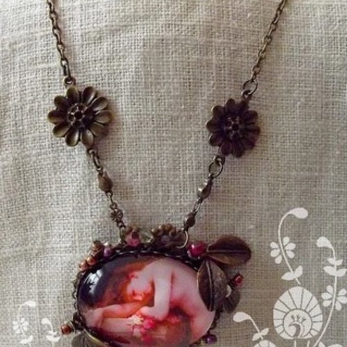 Collier pendentif cabochon "soupir"