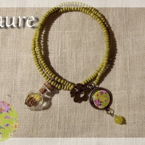 Bracelet en bois vert anis et cabochon "nature"