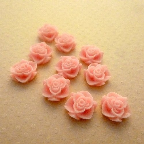 Lot de 10 fleurs en résine rose pâle 15 mm - fr-0995