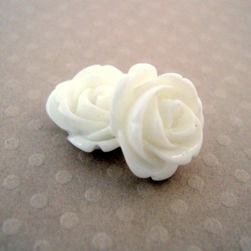 Lot de 2 roses en résine blanches 13 mm - fr-0164 