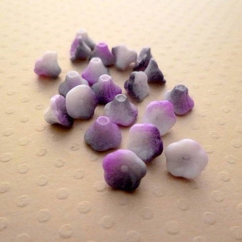 Lot de 20 perles fleurs 7x5mm chalk w. funky purple - vpfl75-0352 