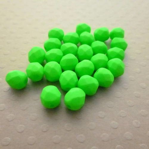 Lot de 25 facettes 6 mm green neon mat - f6-1263 