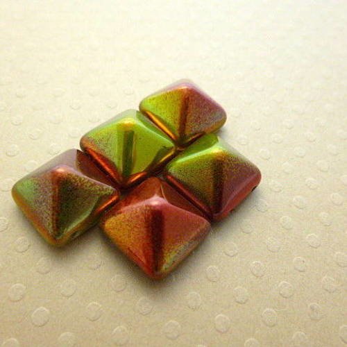 Lot de 5 pyramid beads (beadstud) 2 trous 12x12mm crystal magic apple- pb12-1213 