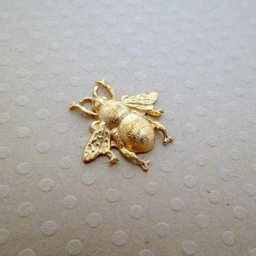 Estampe abeille dorée 19x18 mm - pmcd-0340 