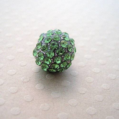 Perle strass vert clair base métal pour shamballa 10mm 