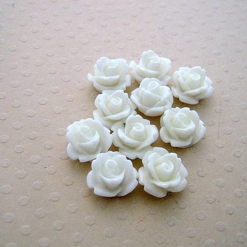 Lot de 10 fleurs en résine blanches 10 mm - fr-0623 