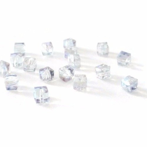 20 perles carré en verre transparent electroplate 4mm 