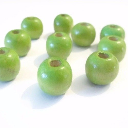 10 perles  en bois vert clair 13mm 