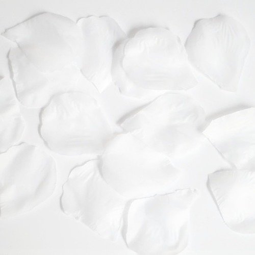 50 pétales de fleurs en tissu blanc 5cm ,décoration mariage ,décoration de table, baptême etc