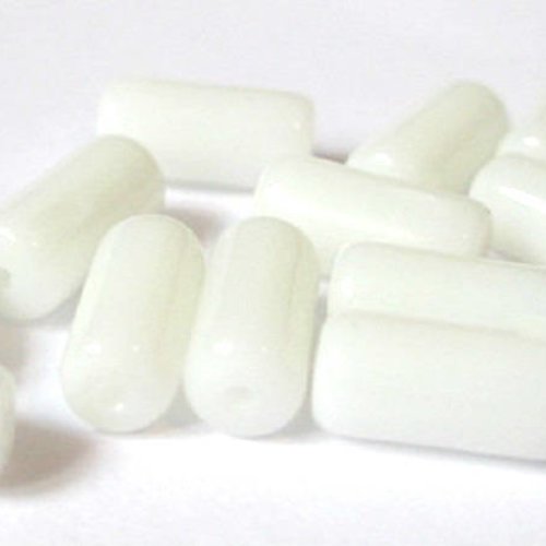 20 perles  tube en verre couleur blanc 10x4mm 