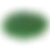 10gr perles de rocaille vert et vert foncé reflets brillants en verre  2mm environ 800 perles (ref28)