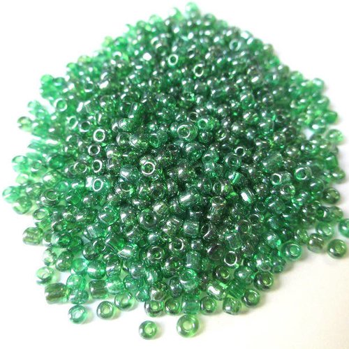 10gr perles de rocaille vert brillant en verre  2mm (environ 800 perles)