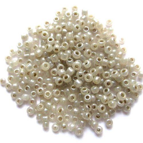 10gr perles de rocaille gris nacré  2mm (environ 800 perles)
