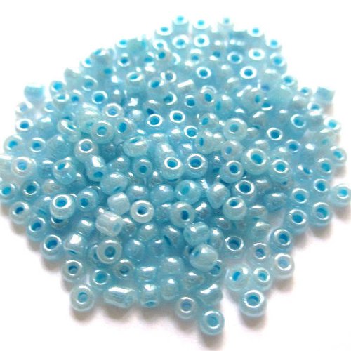 10gr perles de rocaille bleu nacré  2mm (environ 800 perles)