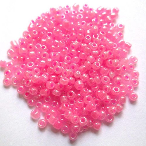 10gr perles de rocaille rose brillant 2mm (environ 800 perles)