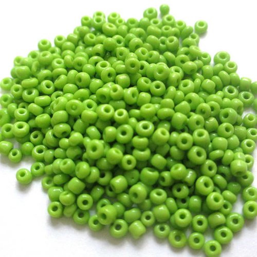 10gr perles de rocaille vert 2mm (environ 800 perles)