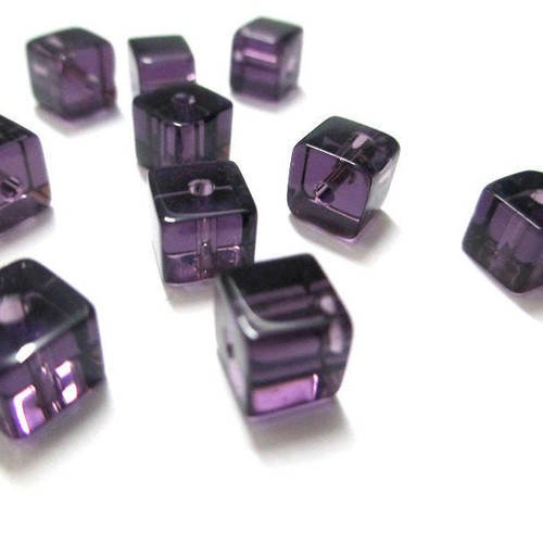 10 perles carré violet en verre  6x6mm 