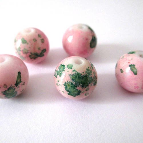 10 perles rose moucheté vert en verre 12mm 